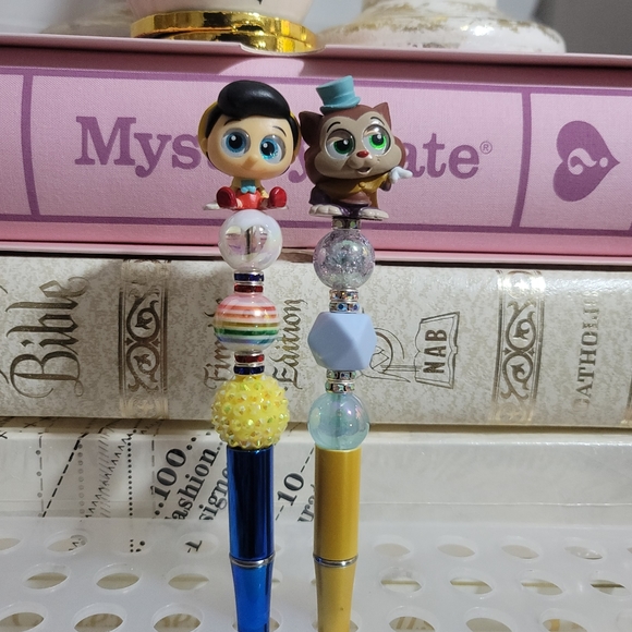 DISNEY DOORABLES PINOCCHIO Gideon the Cat Set of 2 Beaded Pens - Picture 1 of 10